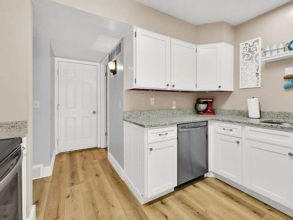 2nd image of 6886 S Hillside Village Cir