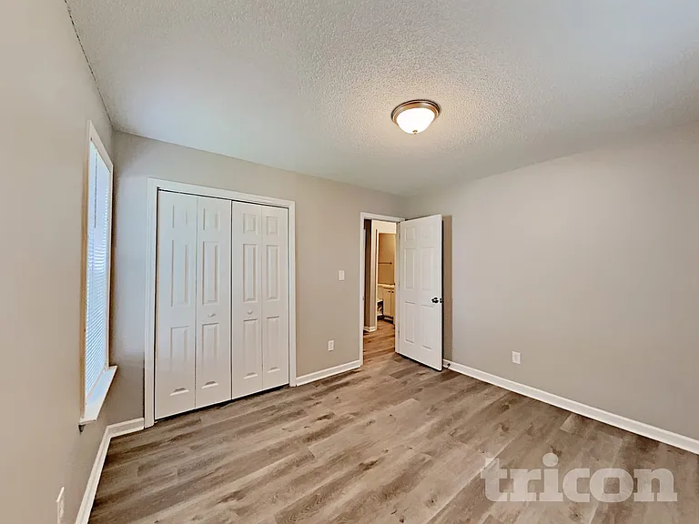1322 Sasswood Ln — Photo 12