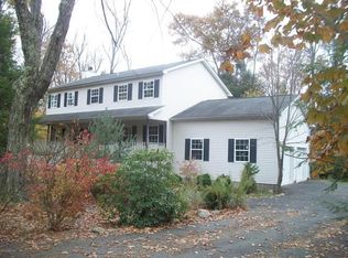 252 McNamara Ln, Tobyhanna, PA 18466