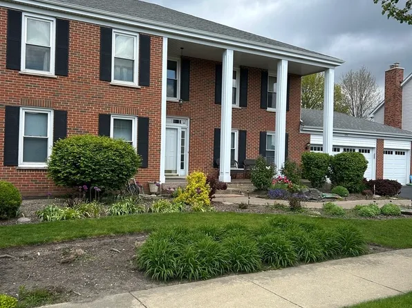 690 Waterford Dr, Des Plaines, IL 60016