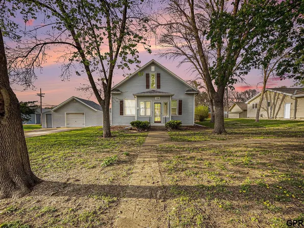 154 W 3rd St, Wahoo, NE 68066