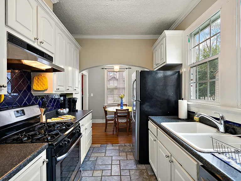 1733 Myrtle St #HOUSE — Photo 8