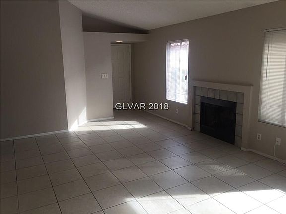 2nd image of 2673 Prairie Dunes Dr