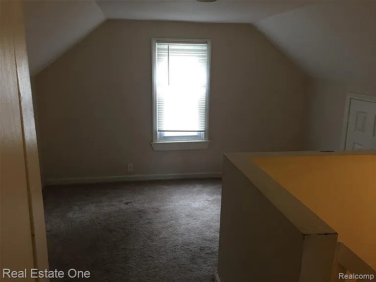 21380 Seminole St — Photo 12
