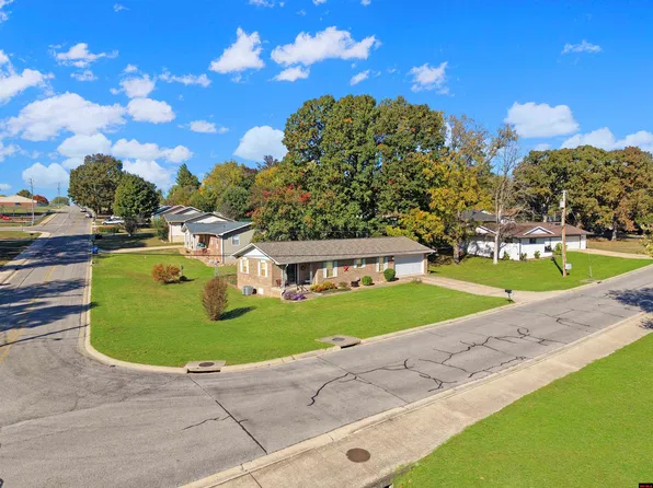 1204 Meadowbrook Dr, Mountain Home, AR 72653