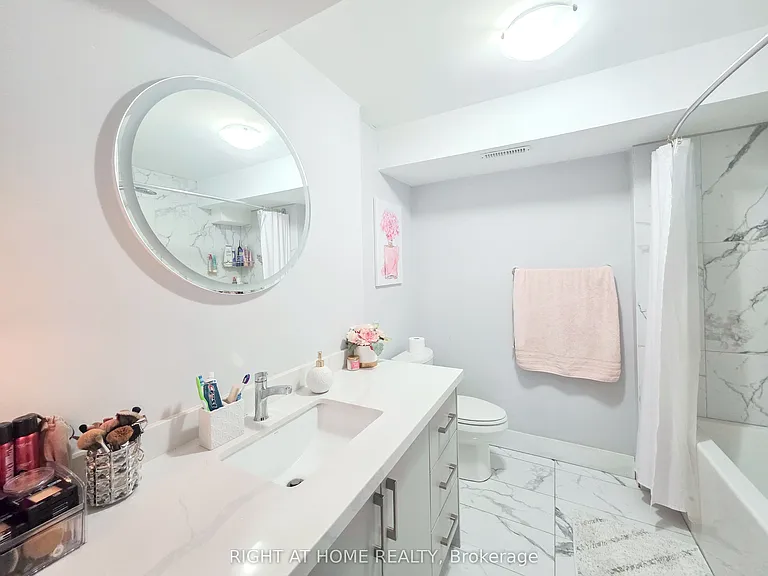 218 Celina St #LOWER — Photo 16