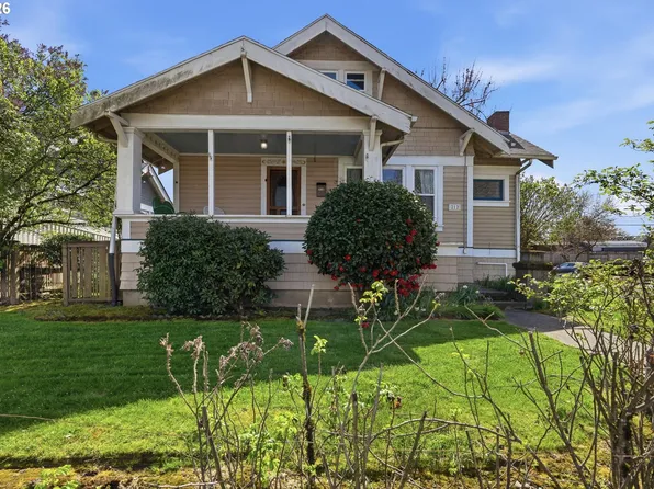 212 W 1st St, Newberg, OR 97132