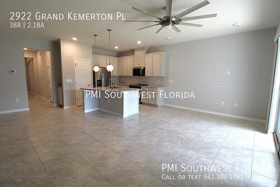 Lovely 3/2.5 Tampa Home in Gated Community! — Photo 2
