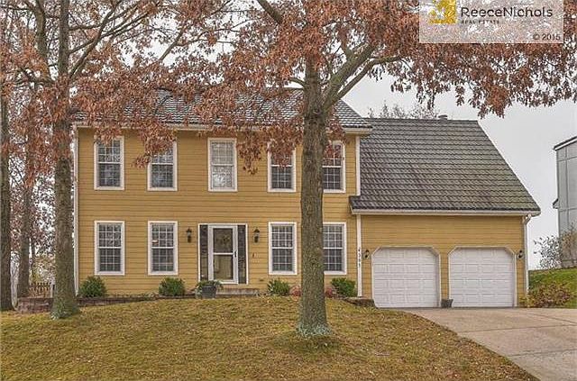 1st image of 305 NE Brockton Dr