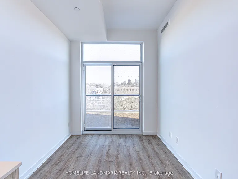 500 Dupont St #310 — Photo 8