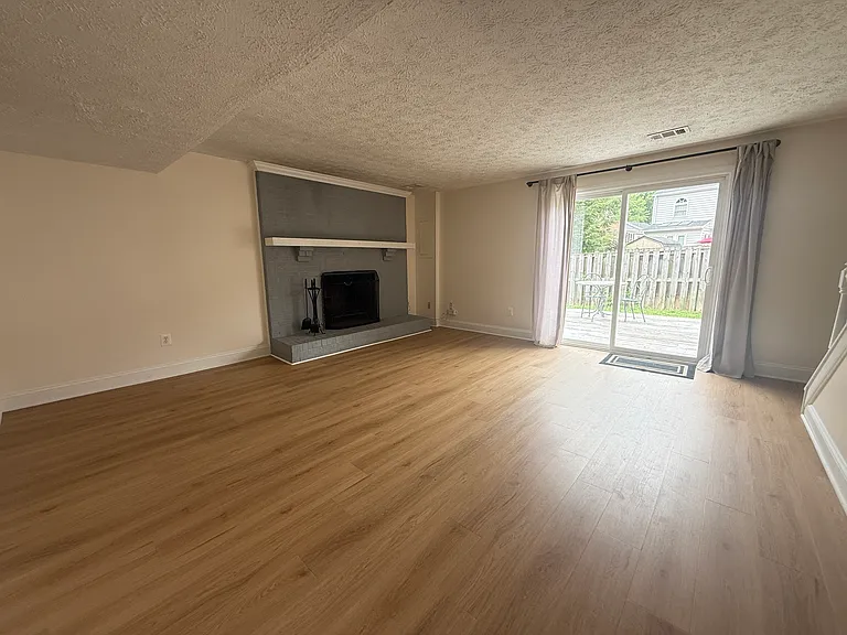3601 Woodhaven Ct — Photo 5