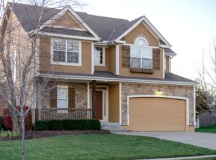 10690 S Emerald St, Olathe, KS 66061