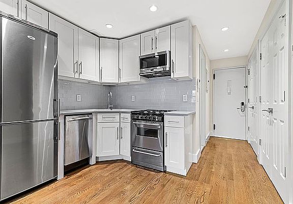 3rd image of 344 E 85th St APT 5B