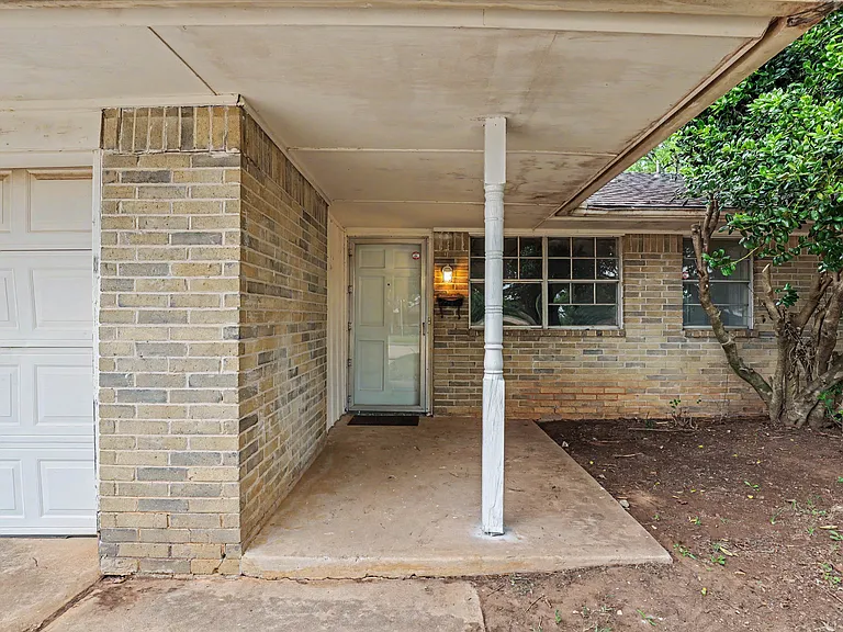 1301 Amhurst Ave — Photo 3