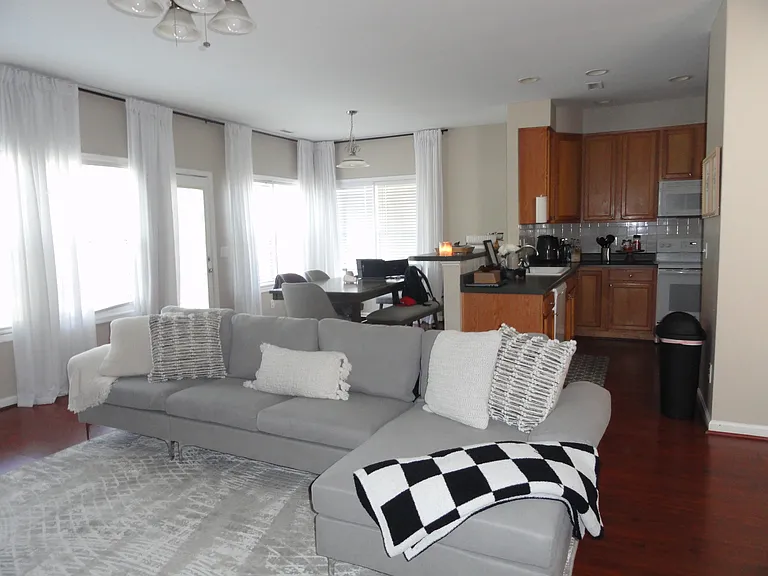 2110 Cedar Grove Dr — Photo 3
