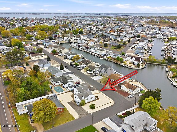 2nd image of 2400 Stanley Drive