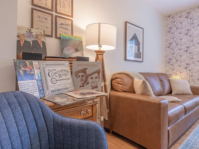 313 W Maple St #1 — Photo 24