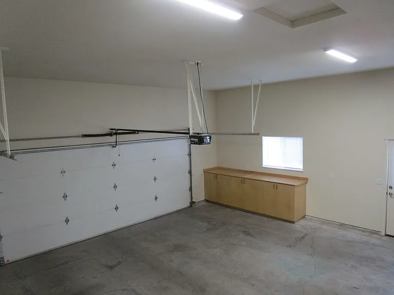 534 NE Brookstone Dr — Photo 20