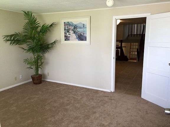 FRONT ENTRY ROOM