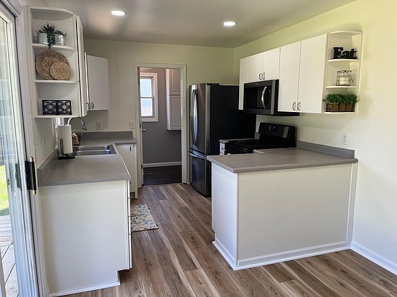 4th image of 4628 Black Oak Ln