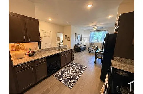 4415 Lamar Ave Photo 1