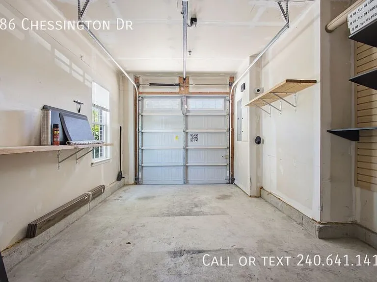 386 Chessington Dr — Photo 22