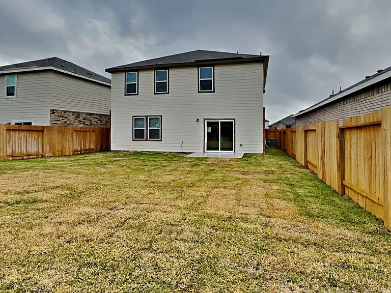 13515 Kinsman Rd — Photo 16