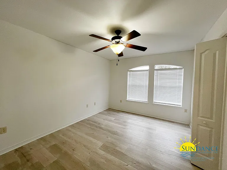 407 Serene Ct — Photo 10