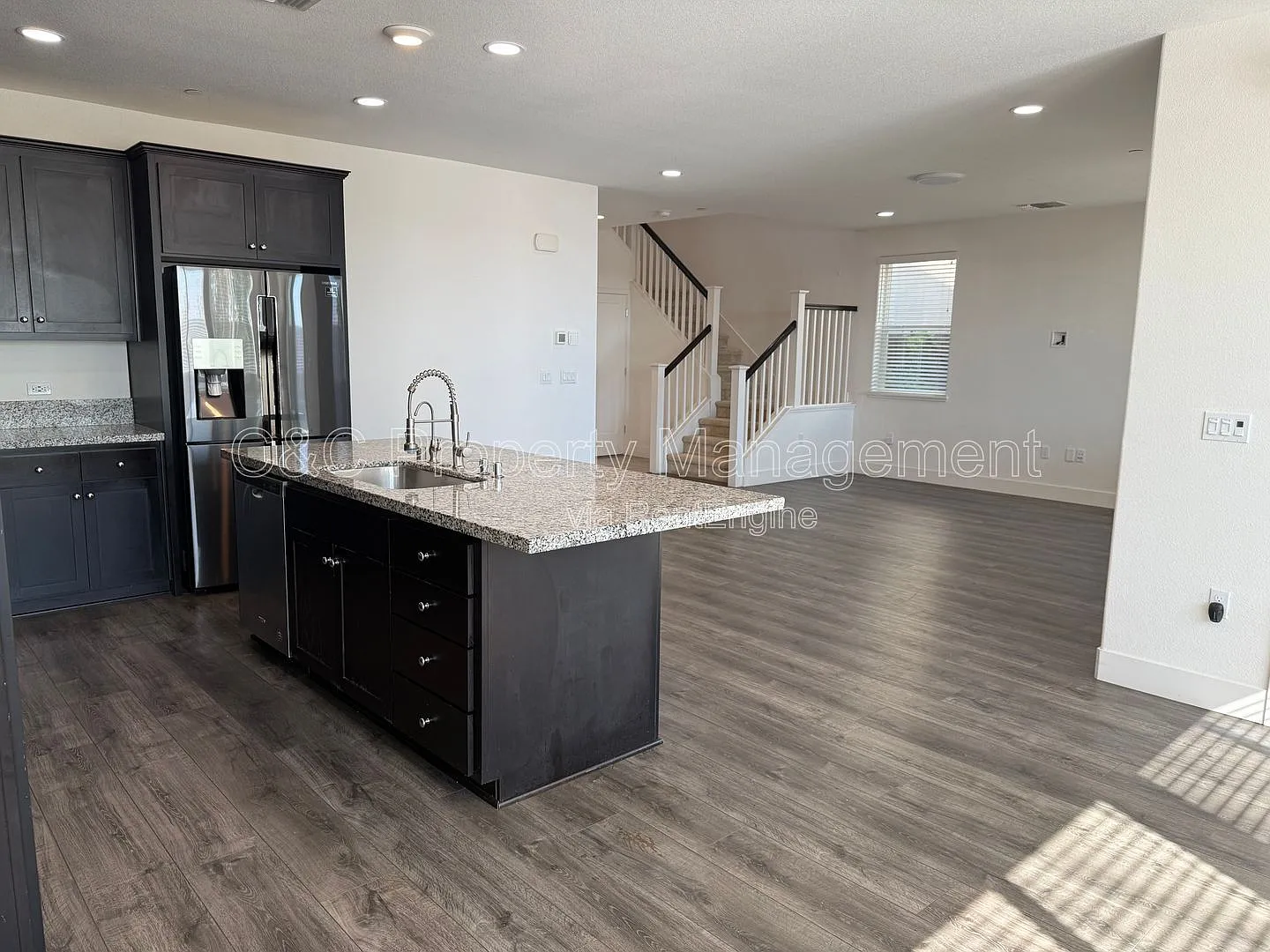 4 bed, 3.0 bath, 2150 sqft, $3,400 — Photo 4