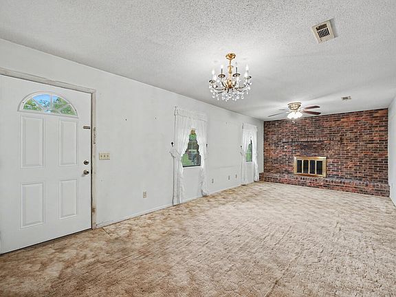 4th image of 281 Henderson Rd