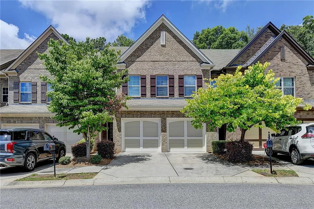 3 bed, 2.5 bath, $2,799 — Photo 2