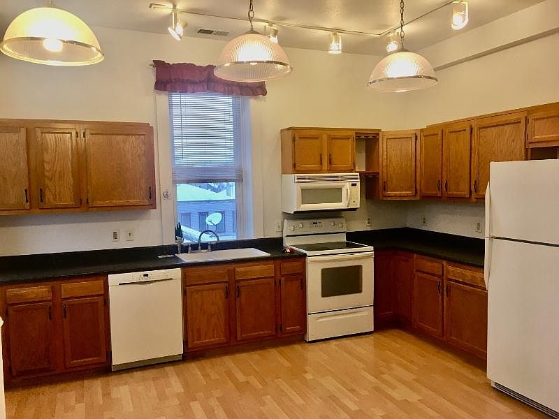 1st image of 15 E Main St APT 301