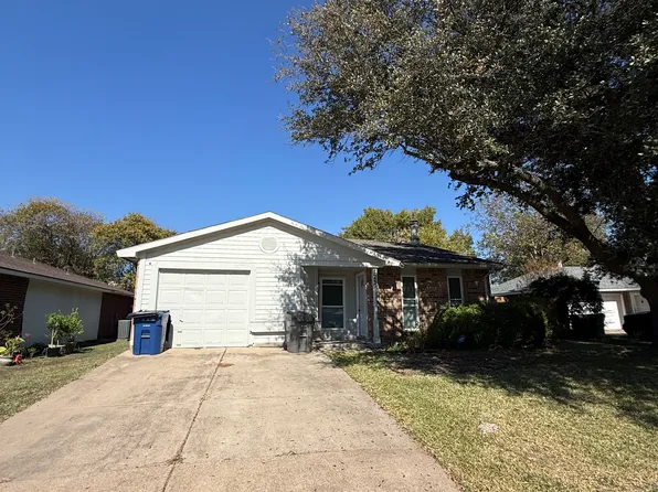 125 London Ln, Glenn Heights, TX 75154