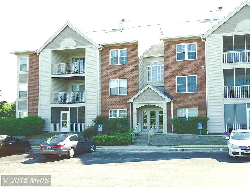 Welcome to 300 Blue Water Court #104