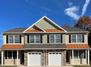 24 W Hidden Hollow Dr, Collegeville, PA 19426