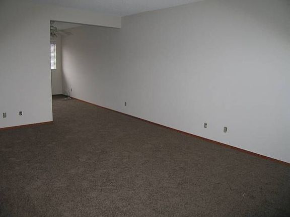 Livingroom to dining