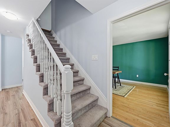 5th image of 2 Berkley Brae