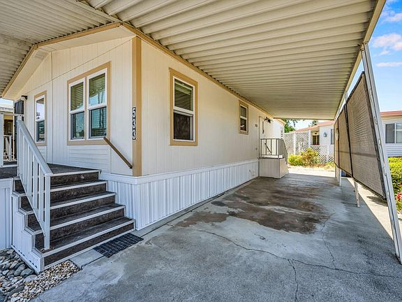 3rd image of 533 Colonial Park Drive NW