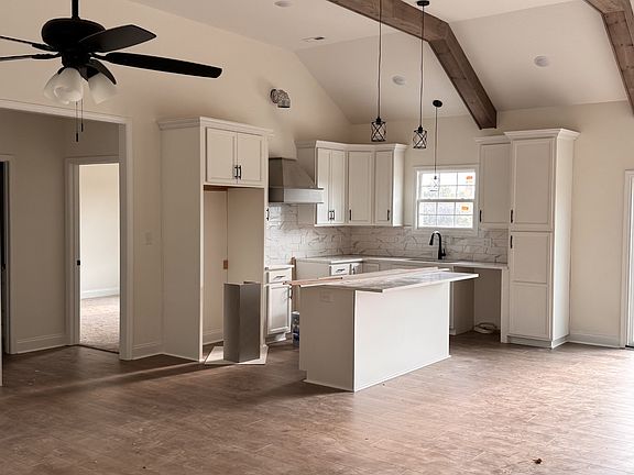 3rd image of 476 Buckeye Rd