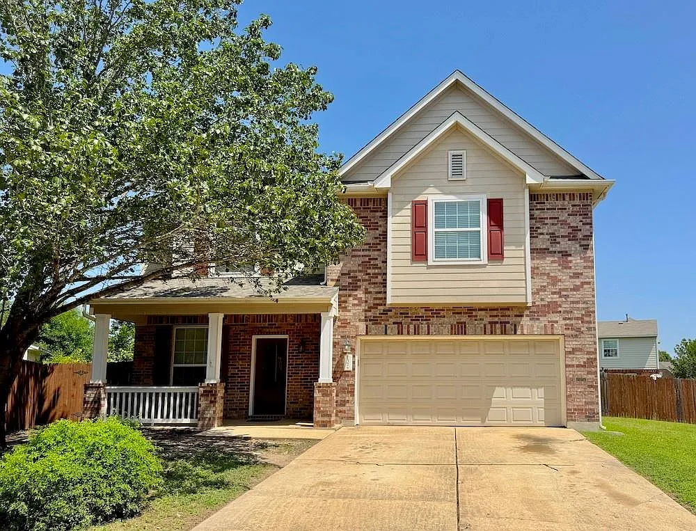 3 bed, 2.5 bath, 2492 sqft, $1,975 — Photo 1