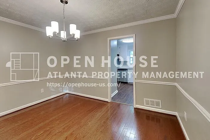 2709 Hawk Dr NE — Photo 8