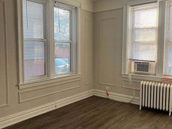 4th image of 1602 Benson Ave #1R