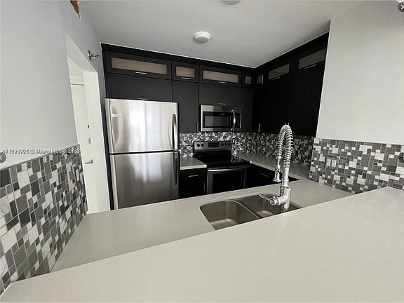 2nd image of 850 N Miami Ave #1107