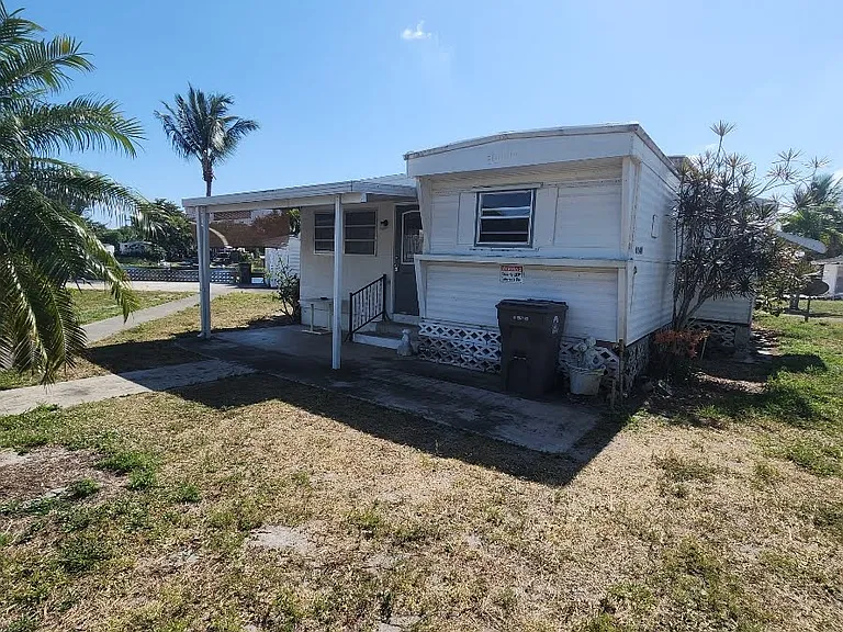 4248 Hibiscus Cir — Photo 1