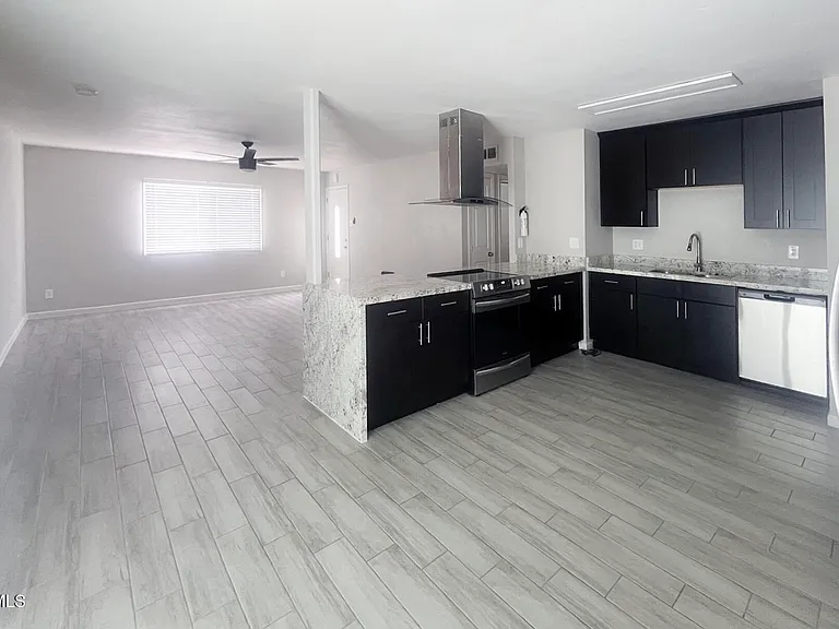 14650 N 54th Ave — Photo 5