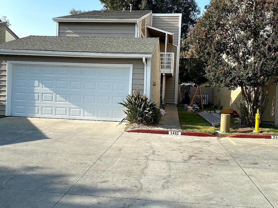 2nd image of 2452 Stow St