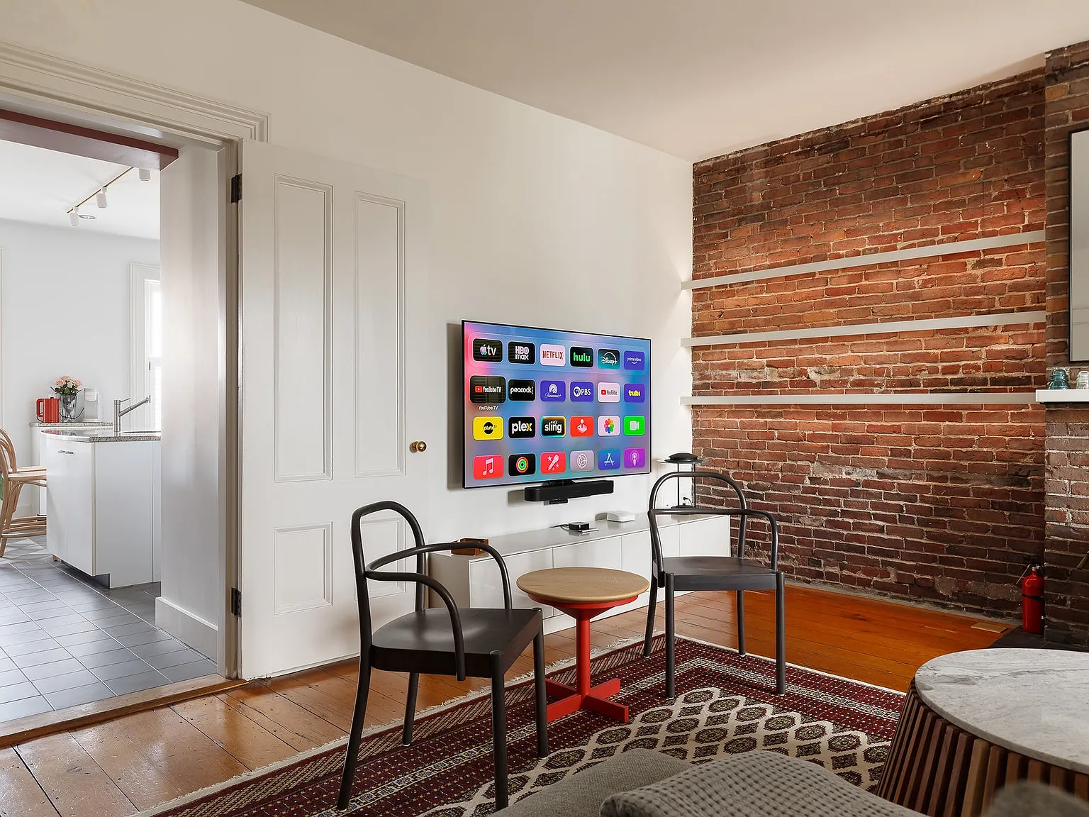 2 bed, 2.5 bath, 1750 sqft, $8,250 — Photo 4