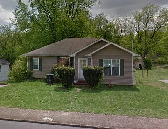 207 Park St — Photo 1