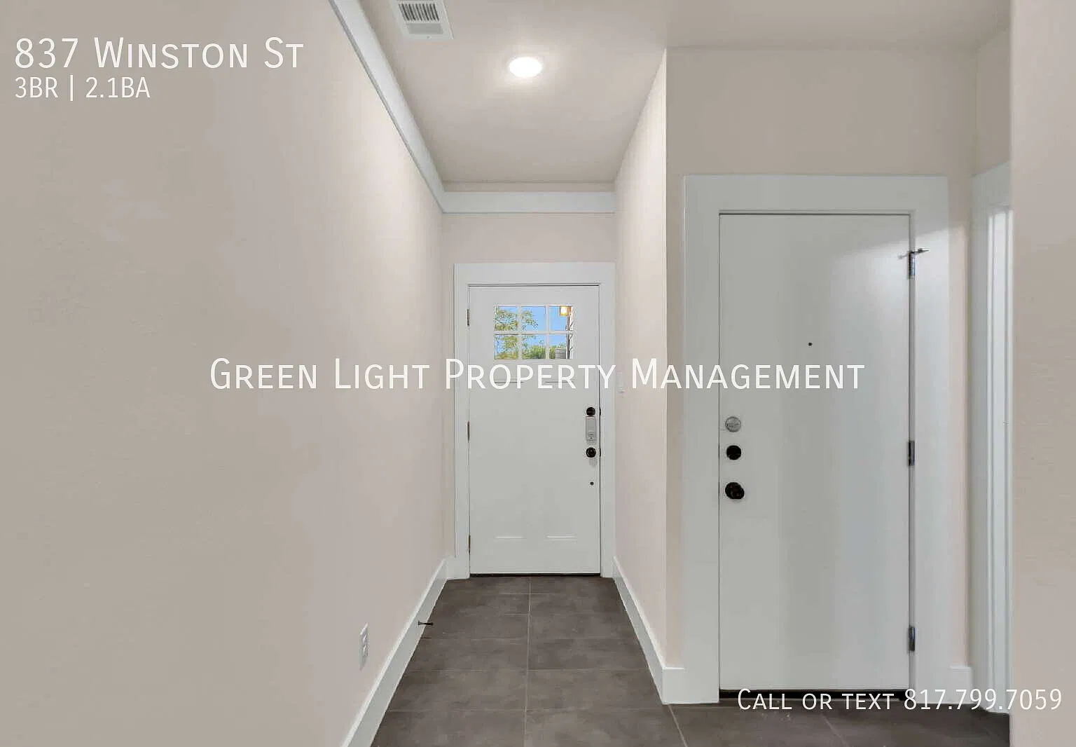 Stunning 3-bedroom, 2.5-bathroom halfplex in Dallas — Photo 3