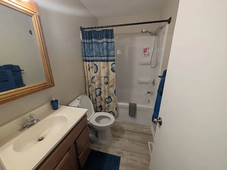 1107 Cleveland Rd W — Photo 10